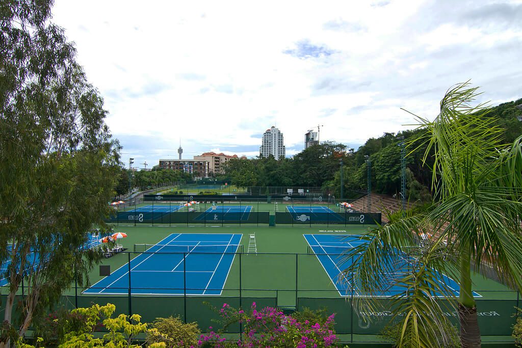 Фото теннисного корта в спорт-центре "Фитц-клаб" при отеле Royal Cliff