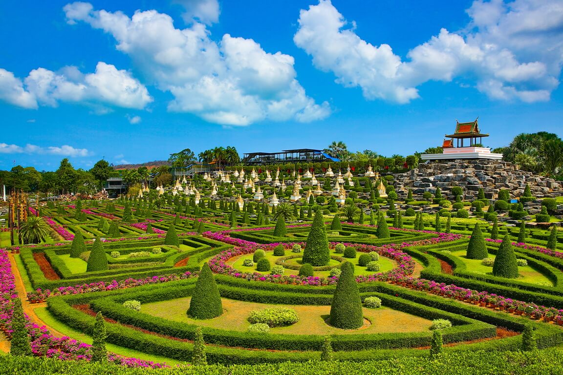 Фото французского сада в Нонг Нуч