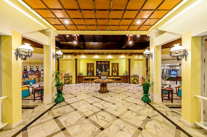 Холл отеля Andaman Seaview