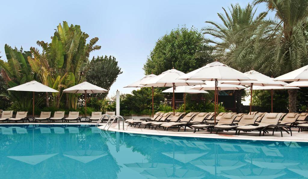 Фото бассейна в гостинице Hilton Jumeirah Resort