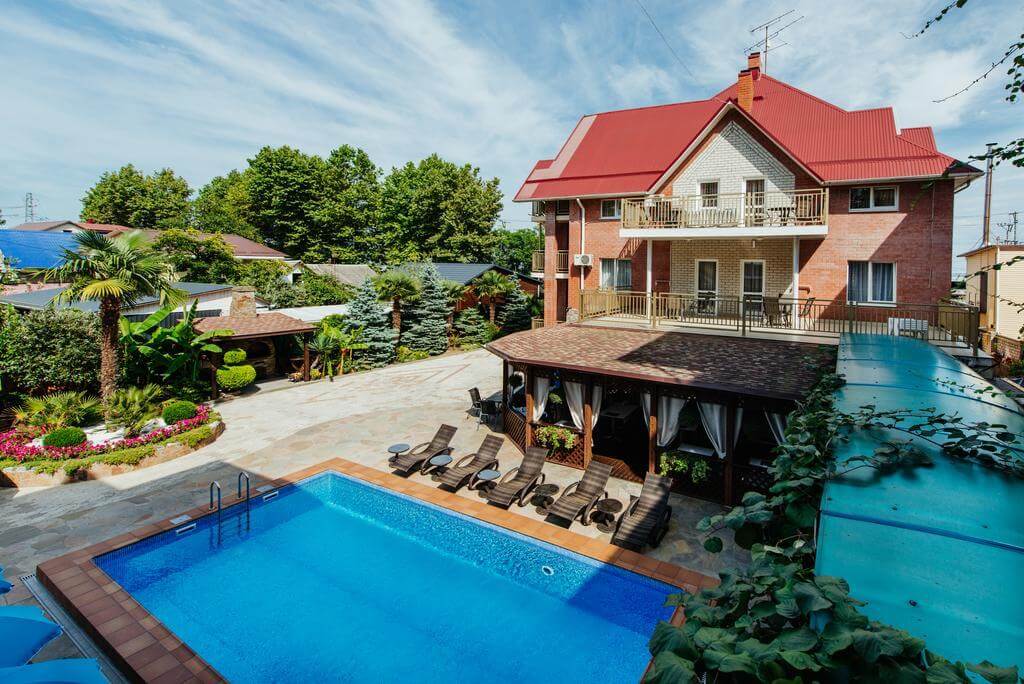 "Черное море" (Лазаревское) - отель с бассейном, рядом с пляжем