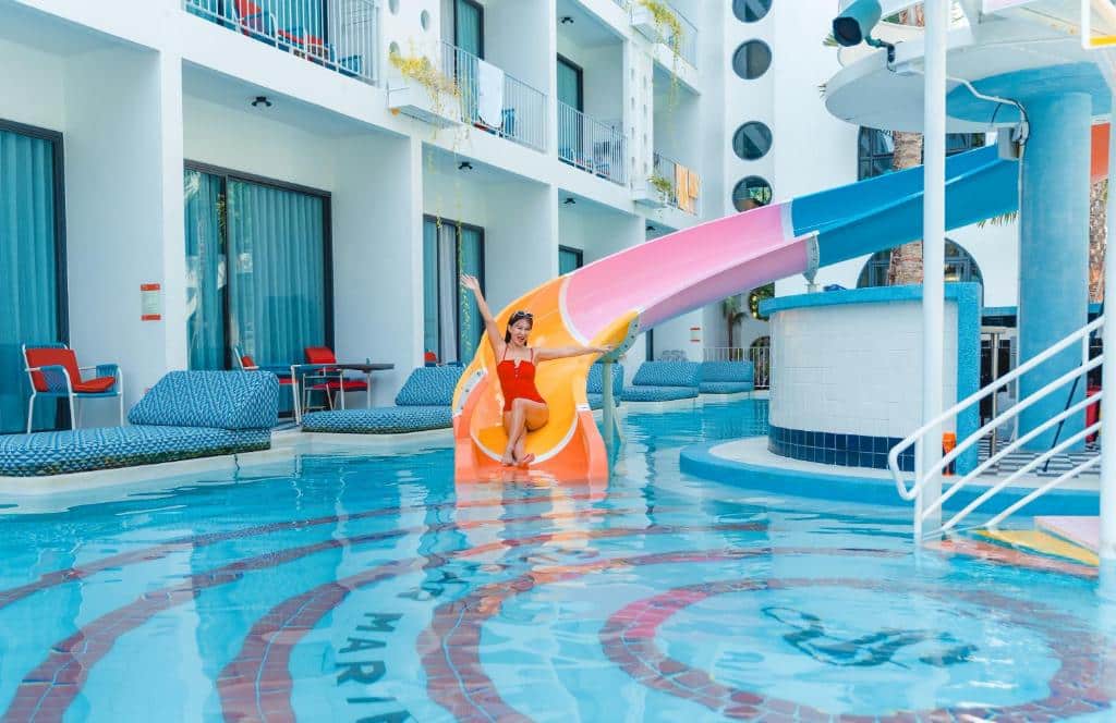 Бассейн в Sugar Marina Hotel -POP- Kata Beach Фото бассейна в отеле Sugar Marina Hotel -POP- Kata Beach