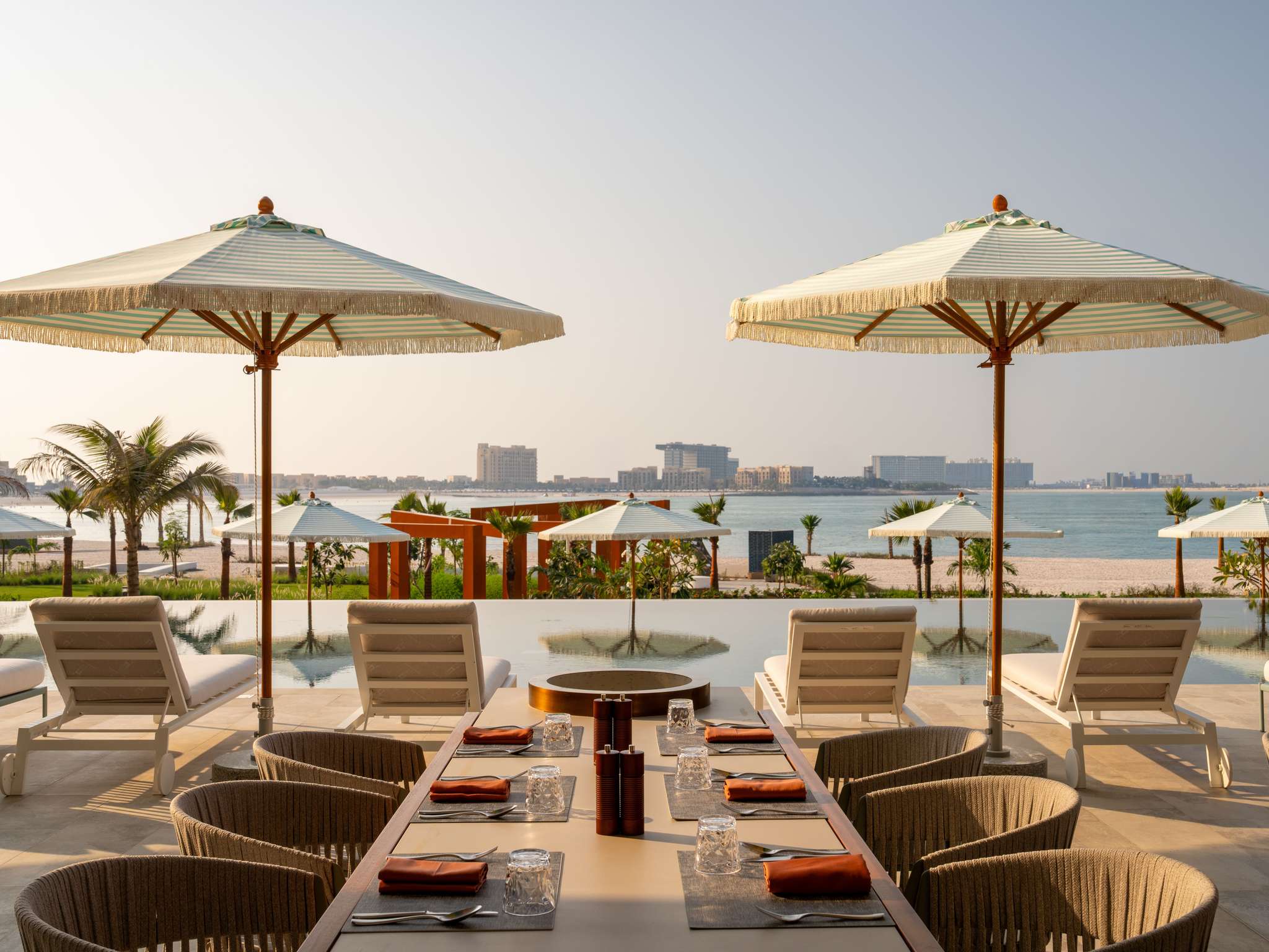 SO/ Ras Al Khaimah – новенький, «ультра олинклюзив» отель в Рас-эль-Хайме Фото SO/ Ras Al Khaimah Hotel & Resort