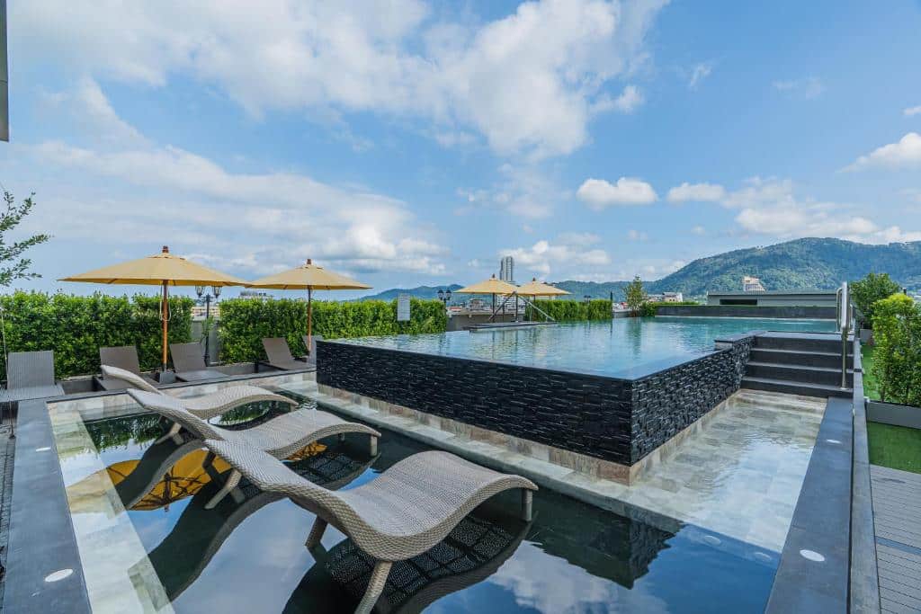 LullaBella Hotel Phuket Rooftop Pool