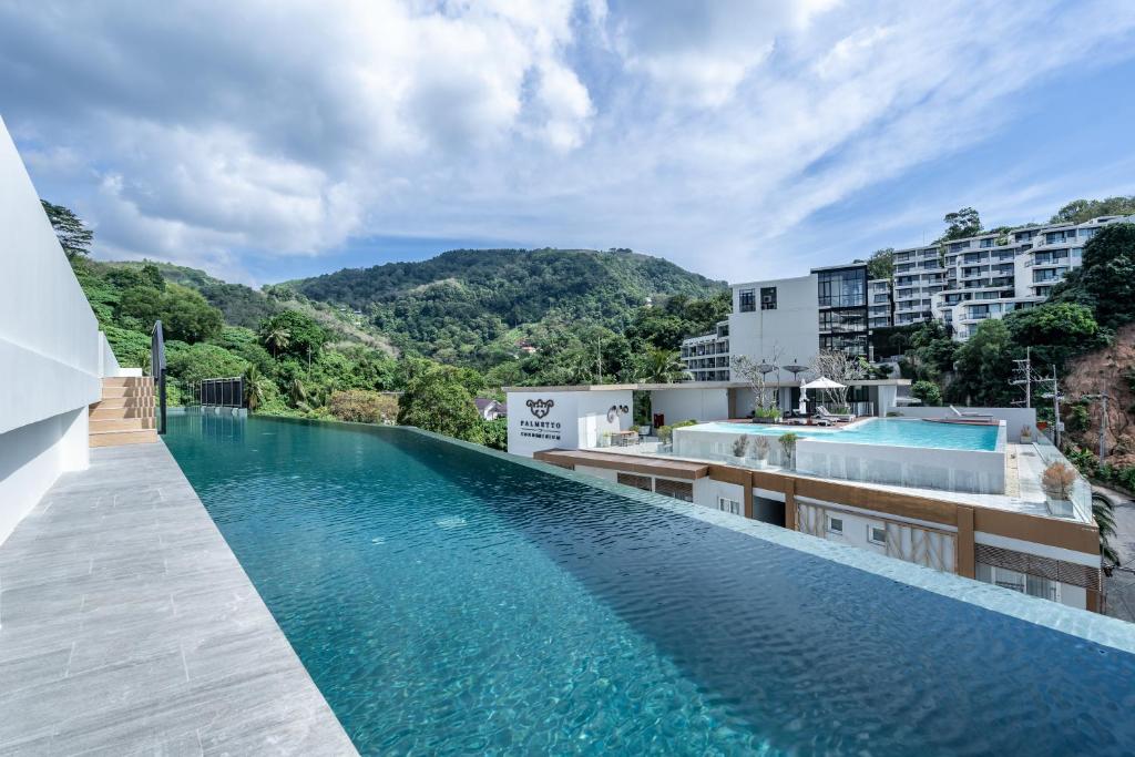 Palmetto Park Residence Rooftop Pool